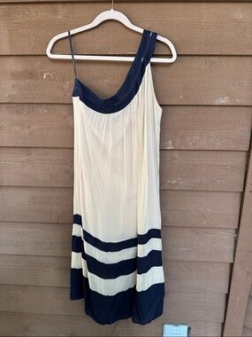 Barneys New York cream and navy silk one shoulder dress size 10